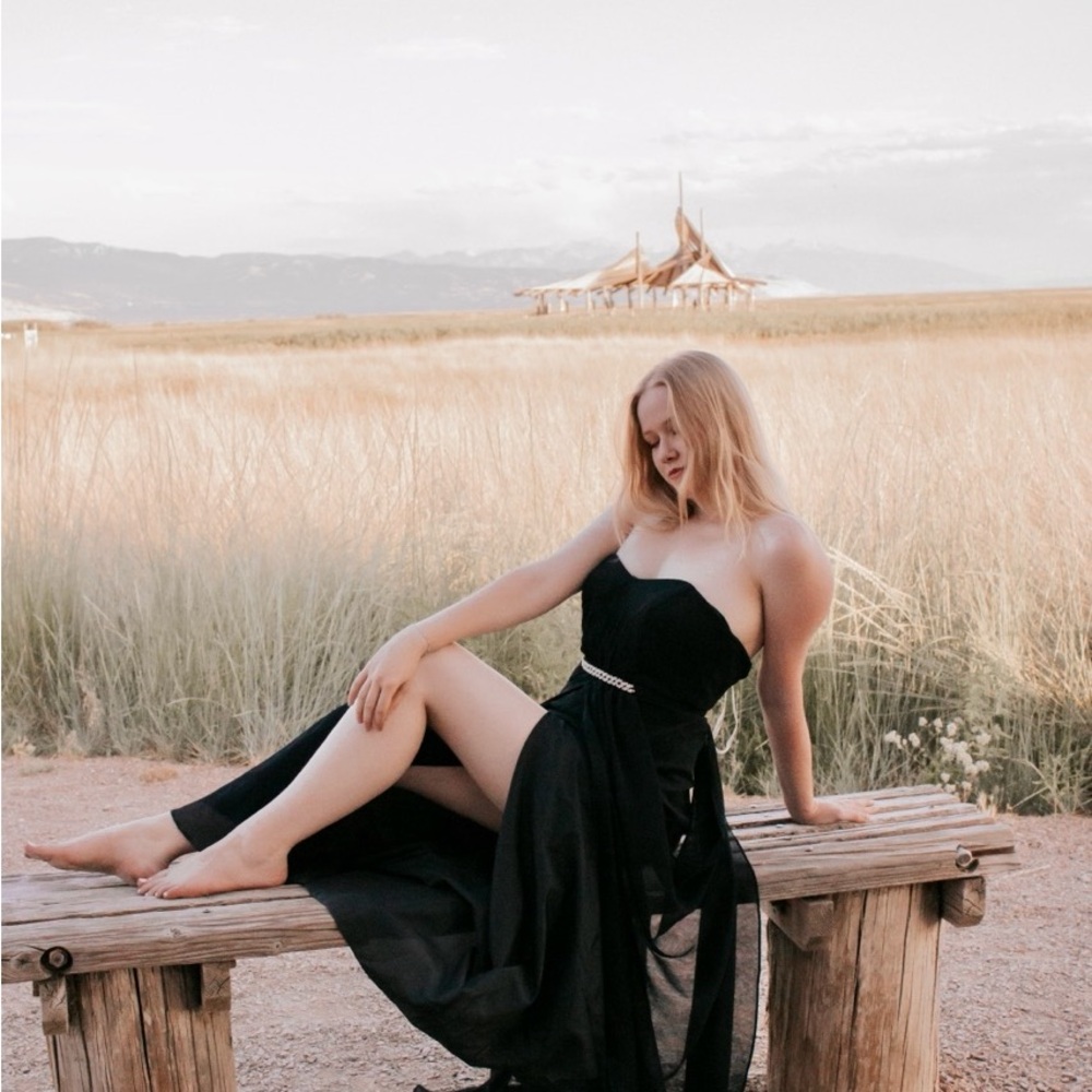 Chic Black Strapless Evening Dress